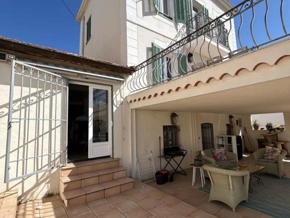 Villa i Golfe-Juan, Alpes-Maritimes - foto 1