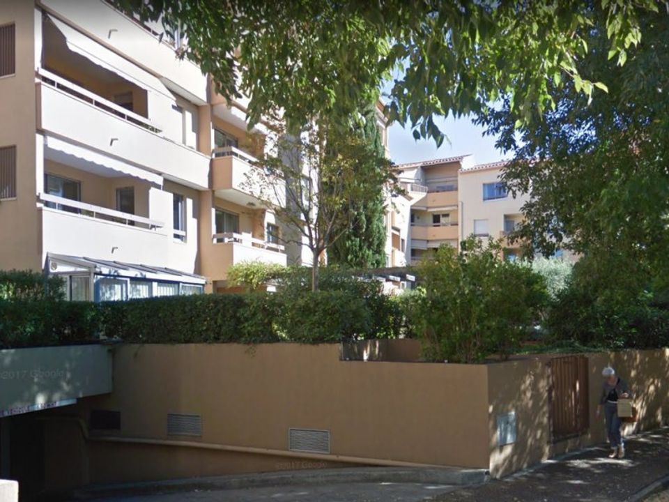Apartment in Nimes, Gard - photo 2