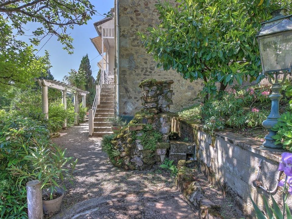 Villa i Saint-Priest-Taurion, Haute-Vienne - foto 1