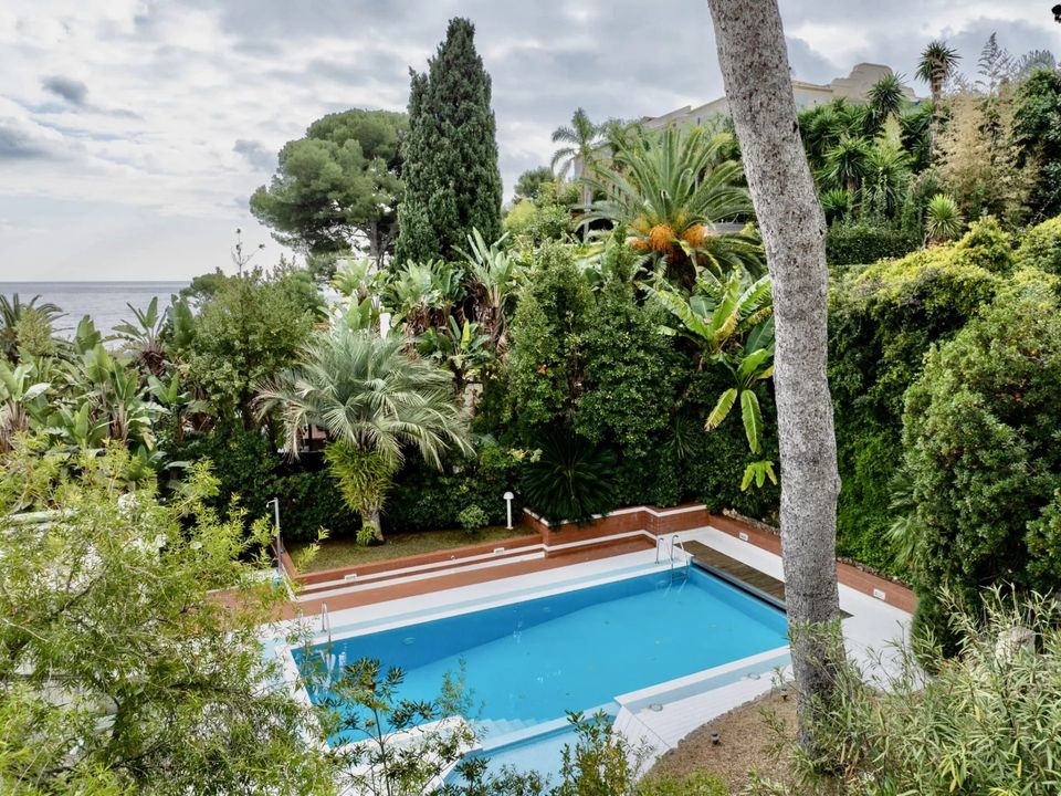 Villa i Roquebrune-Cap-Martin, Alpes-Maritimes - foto 1