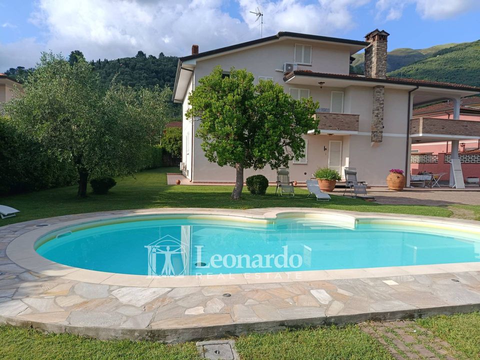 Villa i Camaiore, Lucca - bilde 1