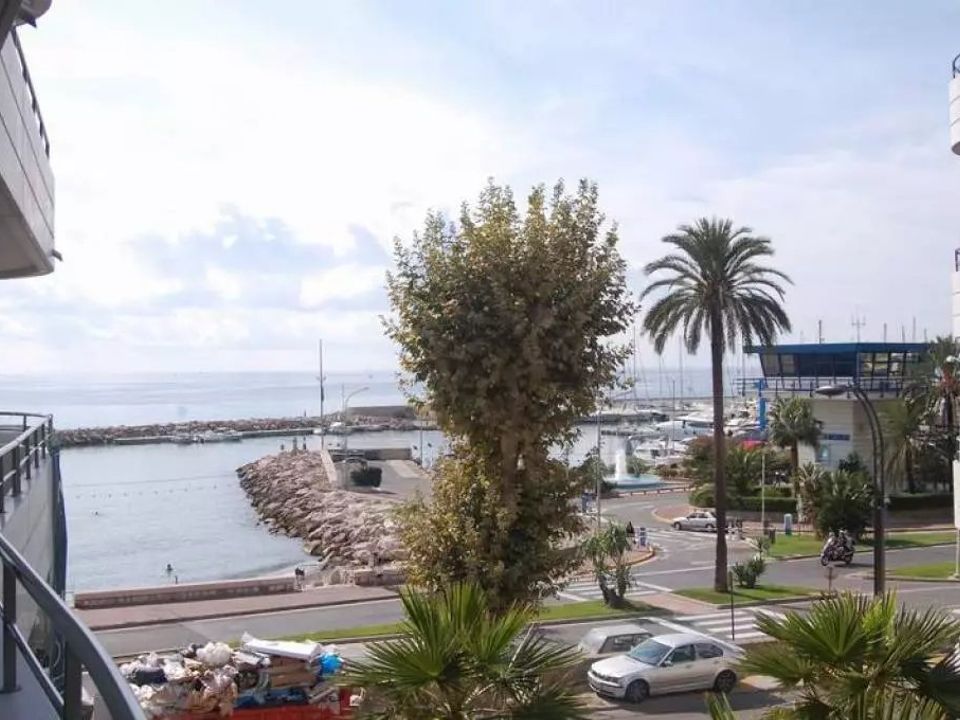Lejlighed i Menton, Alpes-Maritimes - foto 1
