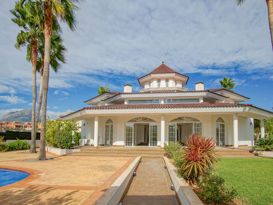 Villa i Alfaz del Pi, Alicante - foto 1