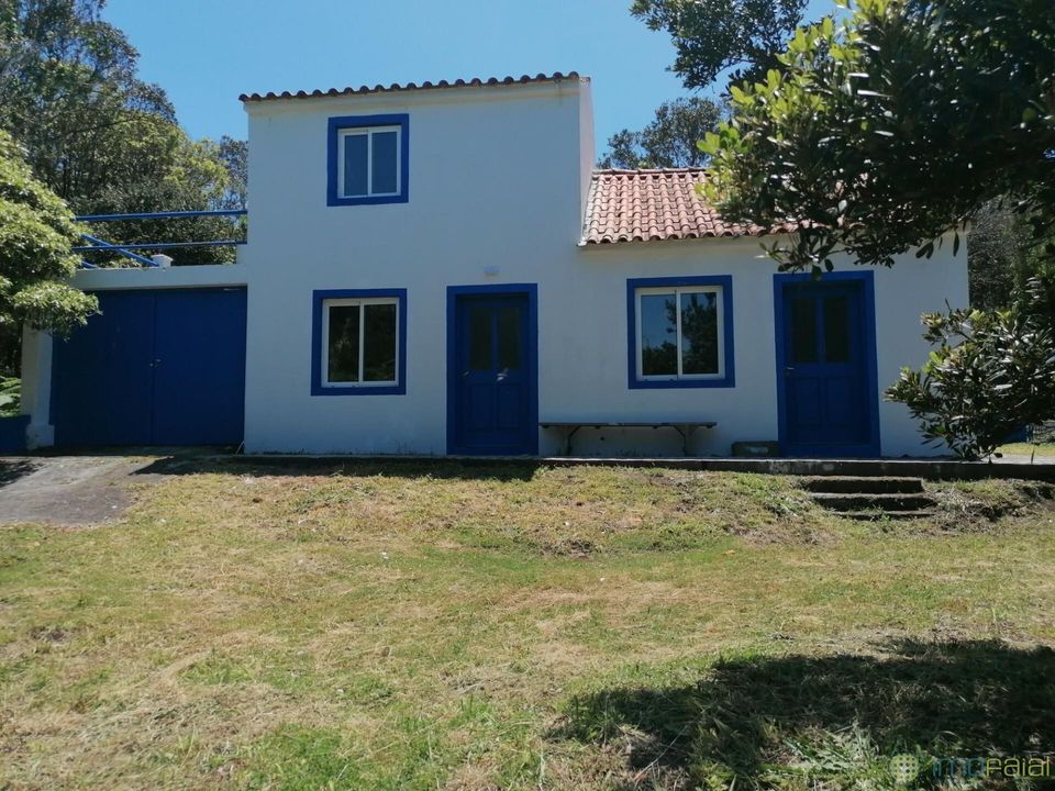 Casa de pueblo en Horta, Faial - foto 1