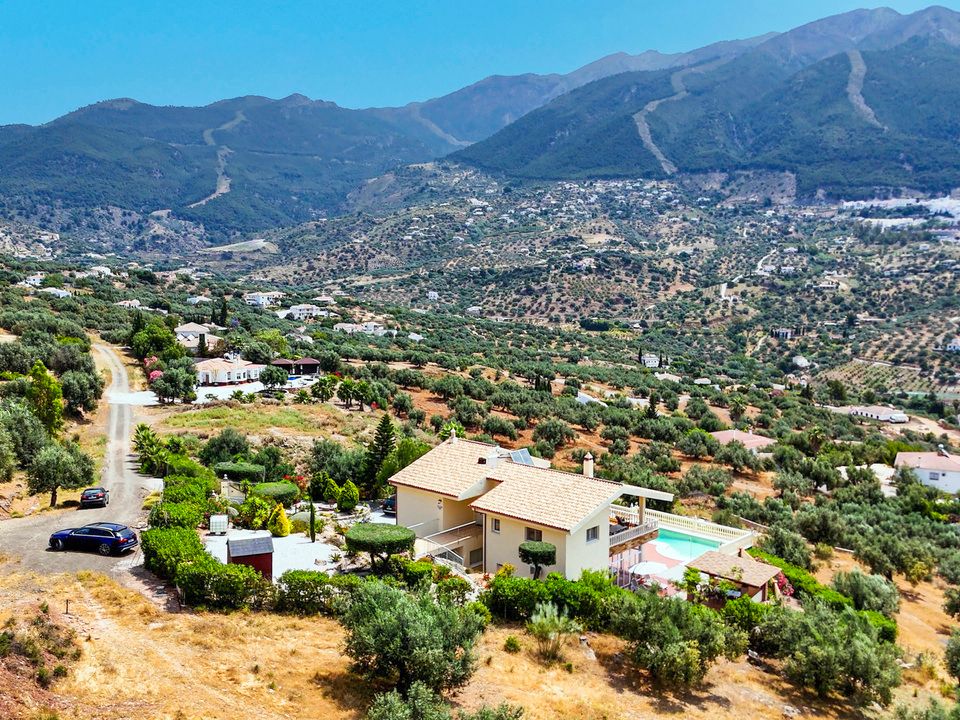 Villa i Alcaucin, Malaga - foto 1