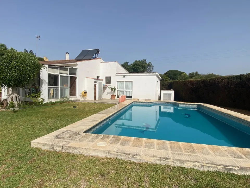 Villa i Estepona, Malaga - foto 1