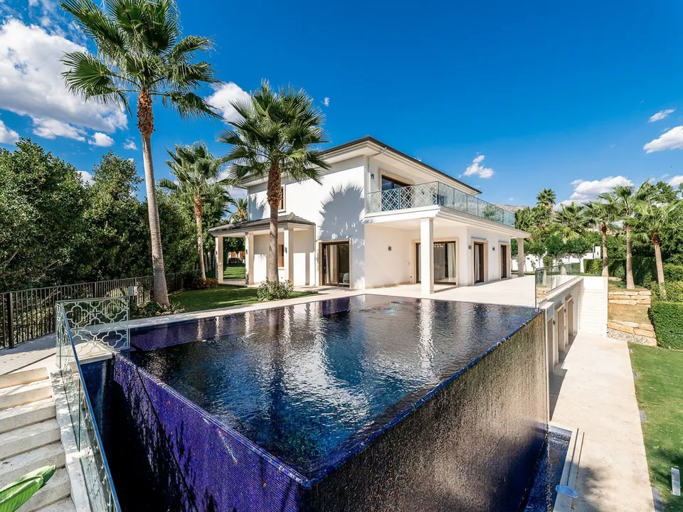 Villa i Nueva Andalucia, Malaga - foto 1