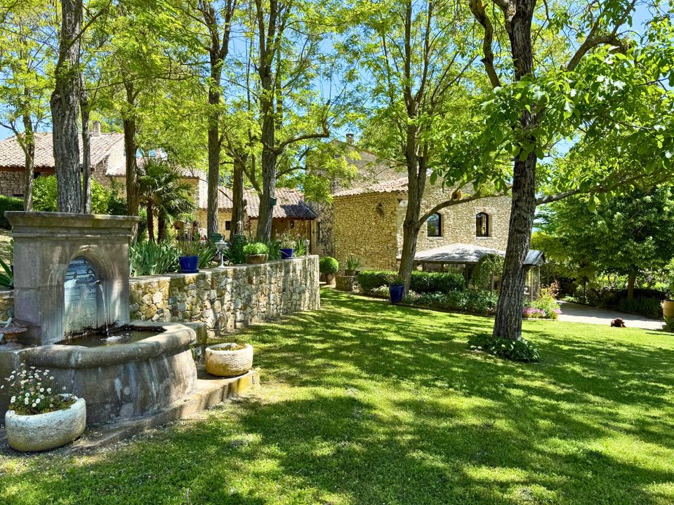 Villa i Saint-Michel-L'Observatoire, Alpes-de-Haute-Provence - foto 1