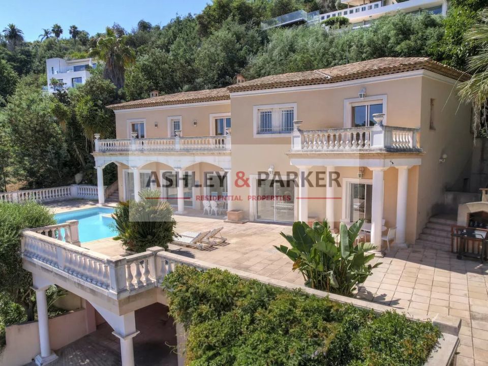 Villa i Mandelieu-la-Napoule, Alpes-Maritimes - foto 1