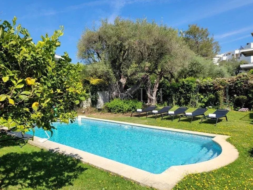 Villa i Antibes, Alpes-Maritimes - foto 1