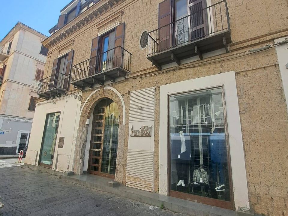 Erhvervsejendom i Marigliano, Naples - foto 1