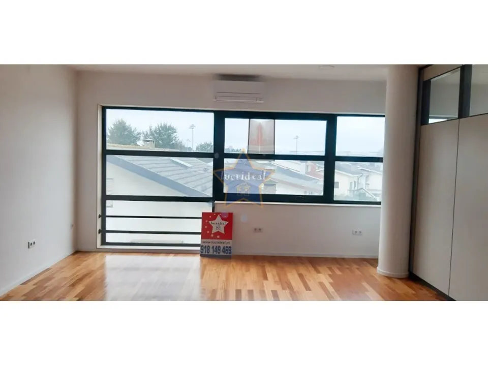 Erhvervsejendom i Moreira, Porto - foto 4