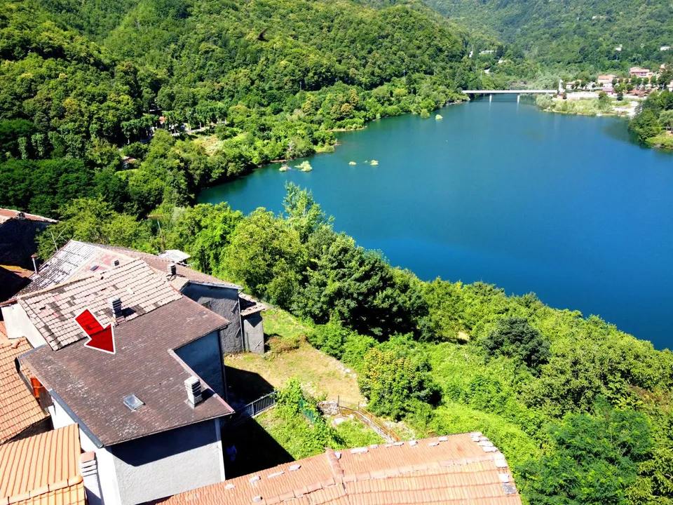 Villa i Vagli Sotto, Lucca - bilde 1