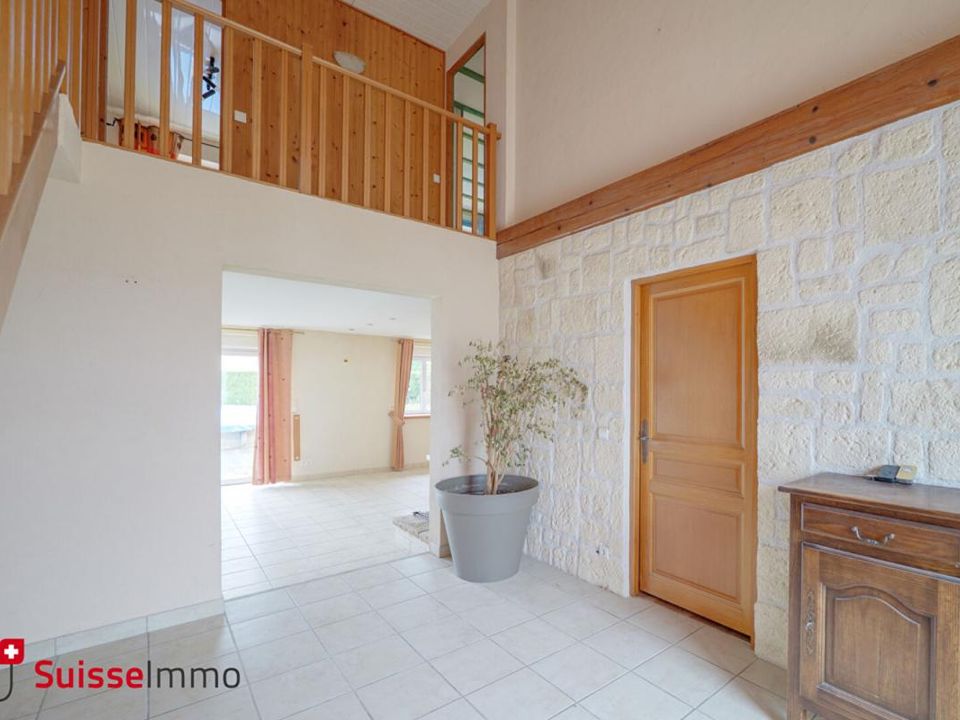 Villa i L’Isle-sur-le-Doubs, Doubs - foto 1