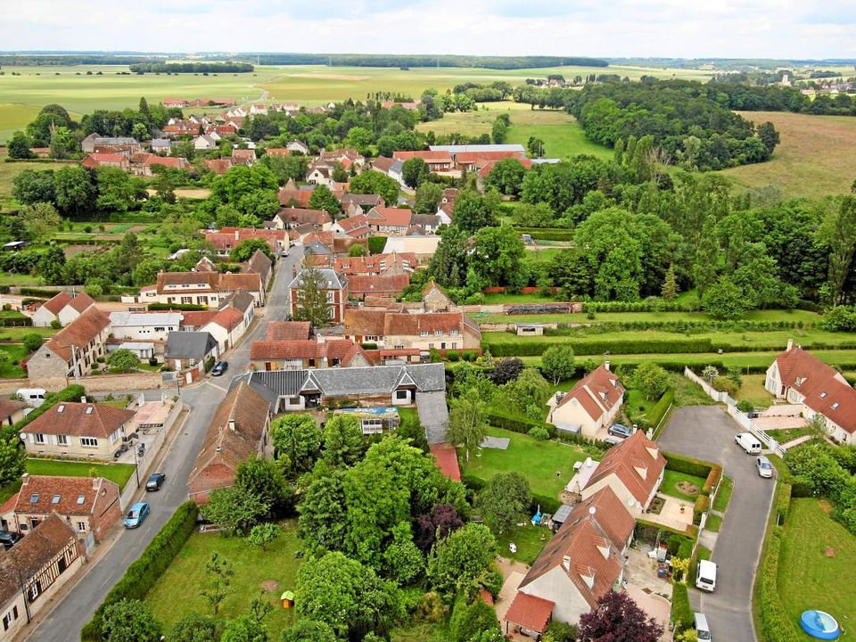 Helårsgrund i Fleuzy, Oise - foto 2