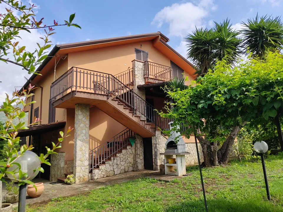 Villa i Maenza, Latina - bilde 1