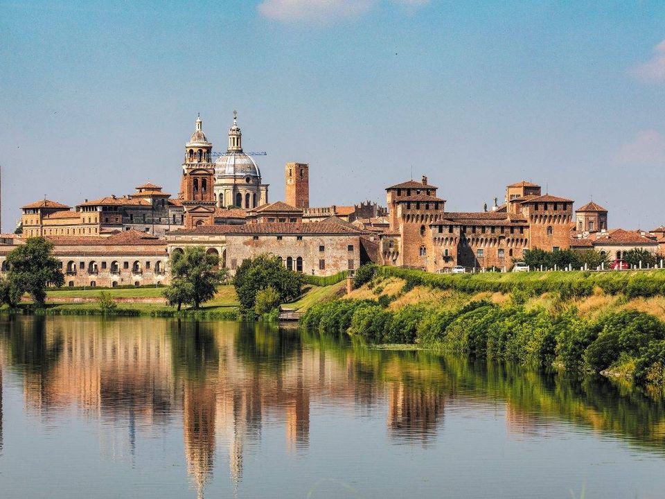 Erhvervsejendom i Mantua, Mantua - foto 1