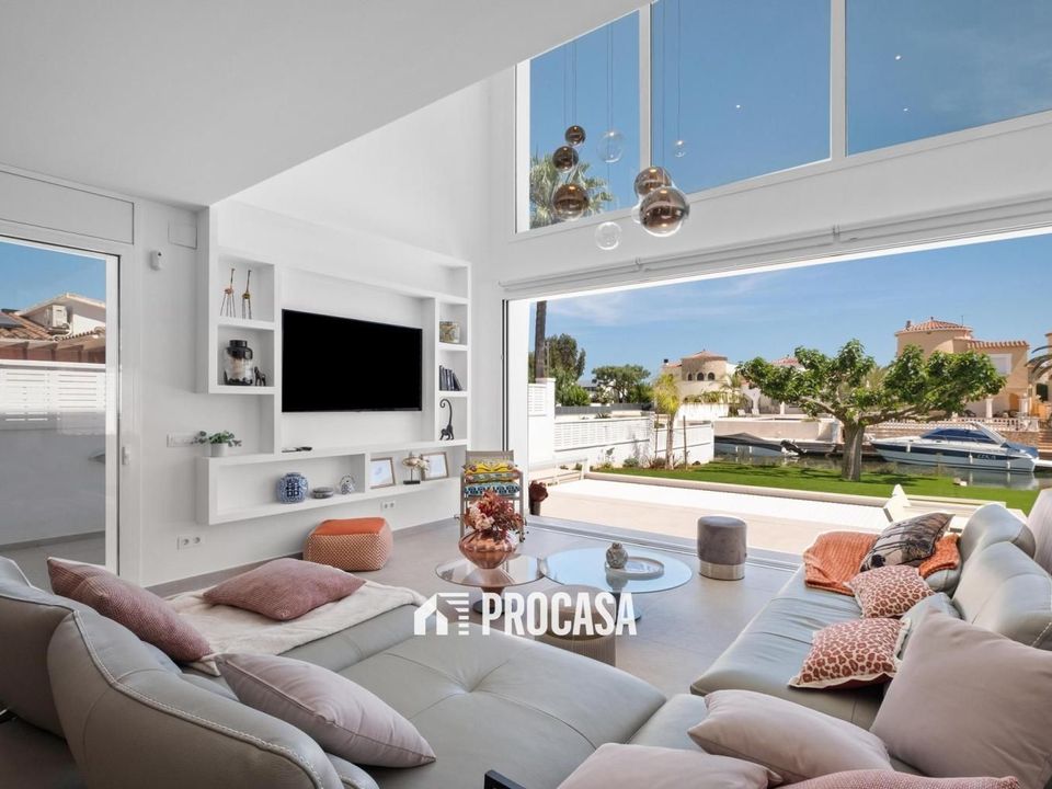 Villa i Empuriabrava, Gerona - foto 1