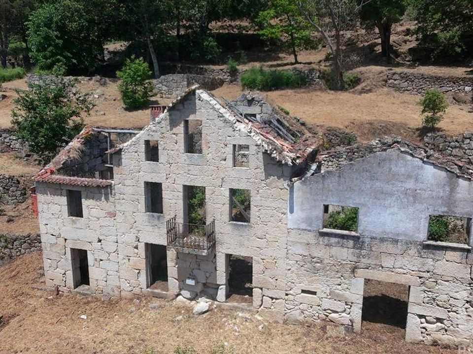 Helårsgrund i Oliveira do Hospital, Coimbra - foto 1