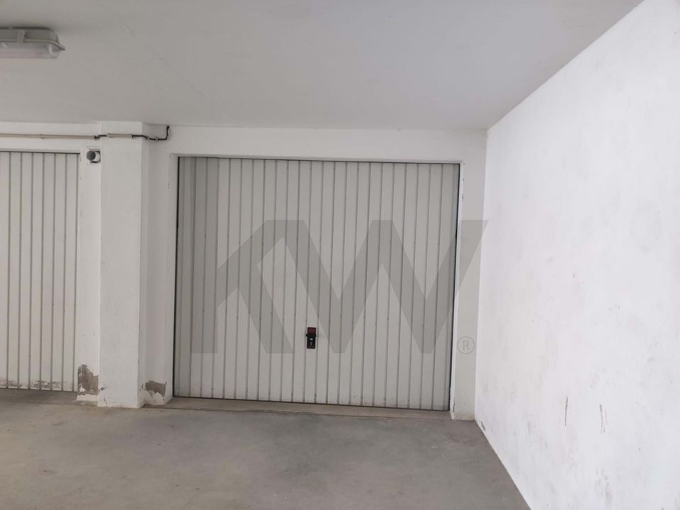 Garage i Luz, Faro - foto 1