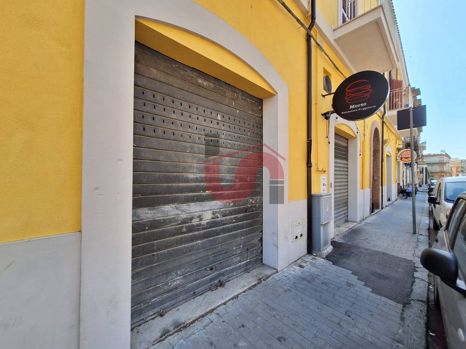 L'establiment comercial a Benevento, Benevento - foto 2