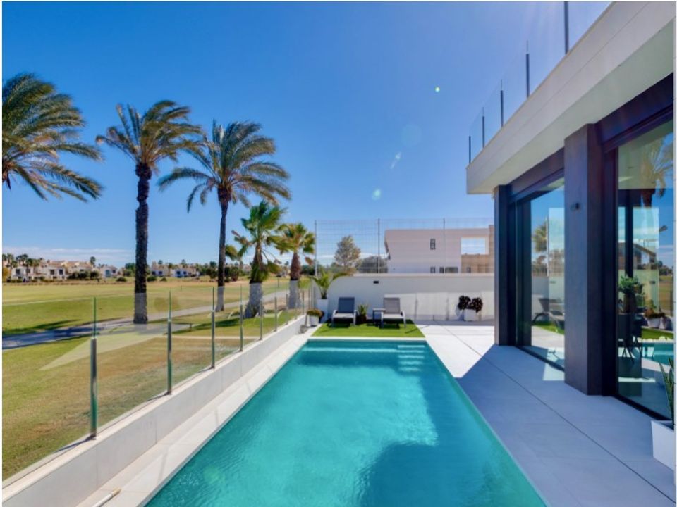 Villa i Pinar De Campoverde, Alicante - bilde 1