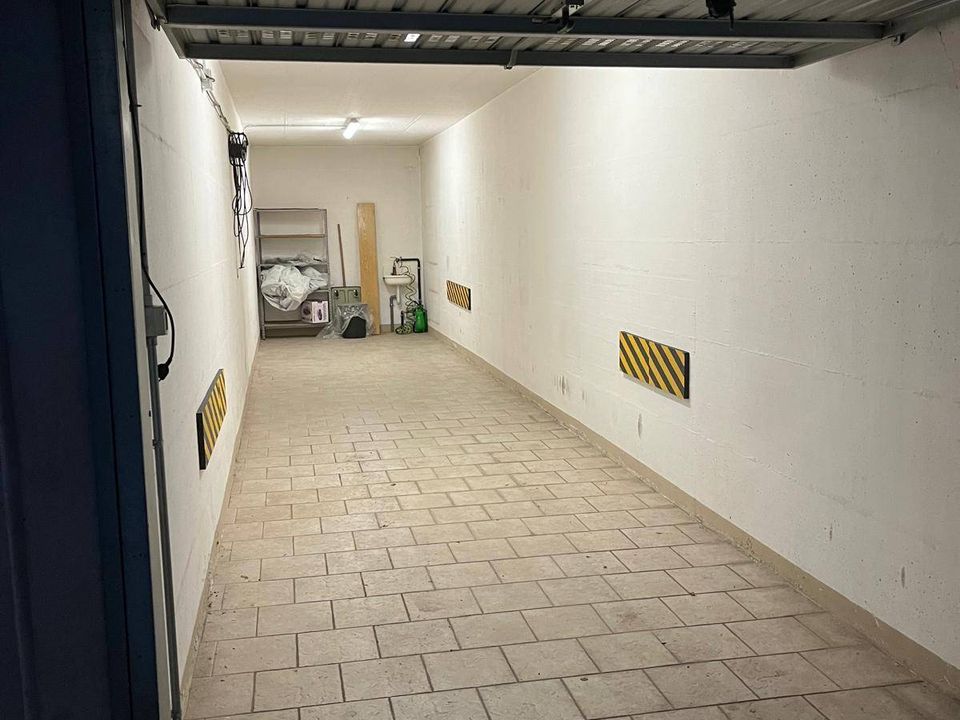 Parkeringsplads i Brembate di Sopra, Bergamo - foto 2