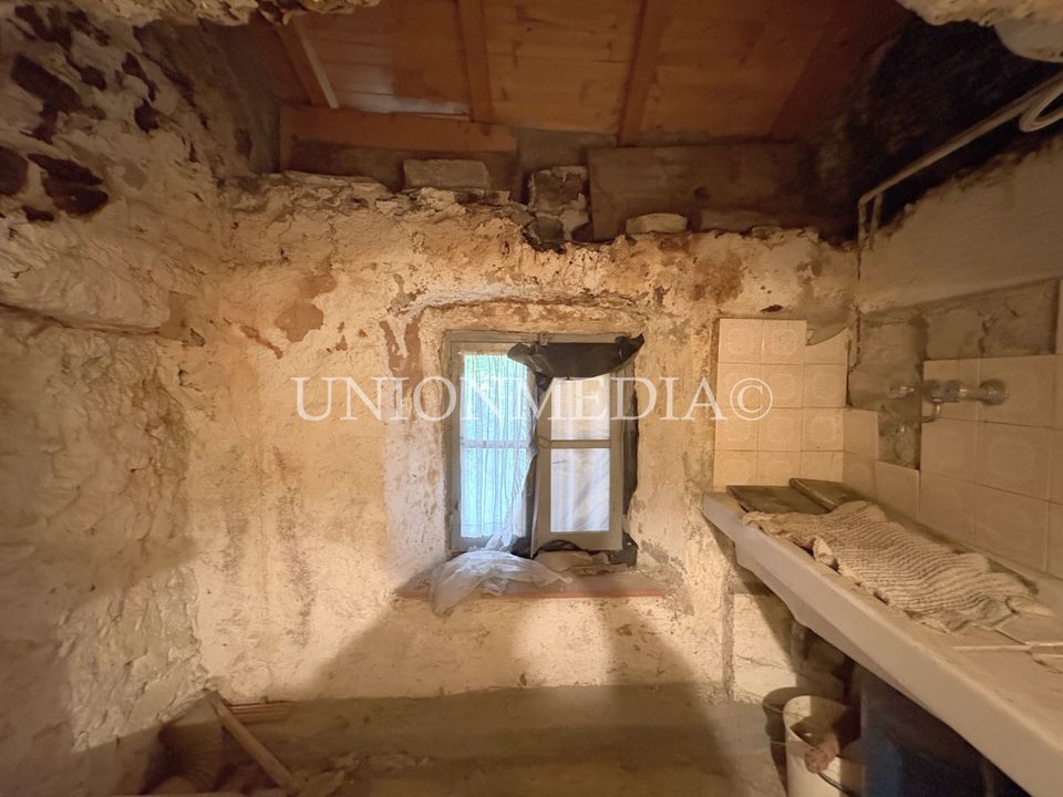 Byhus i Fosdinovo, Massa and Carrara - foto 4