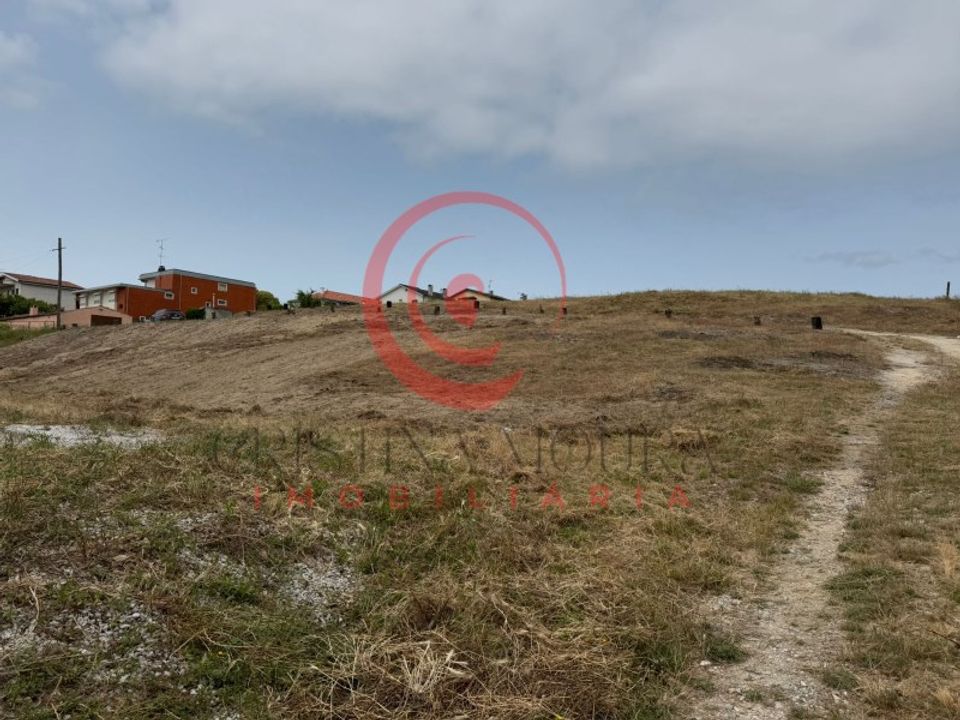 Helårsgrund i Santa Cruz-Trindade e Sanjurge, Vila Real - foto 1
