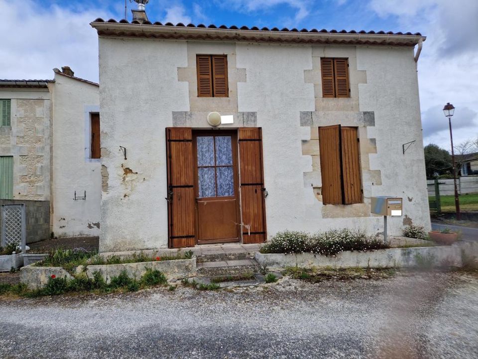 Landsbyhus i Saint-Martial-de-Mirambeau, Charente-Maritime - foto 1