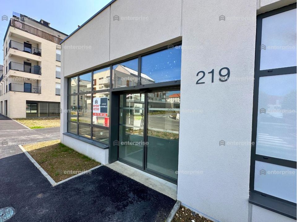 Erhvervsejendom i Venette, Oise - foto 2