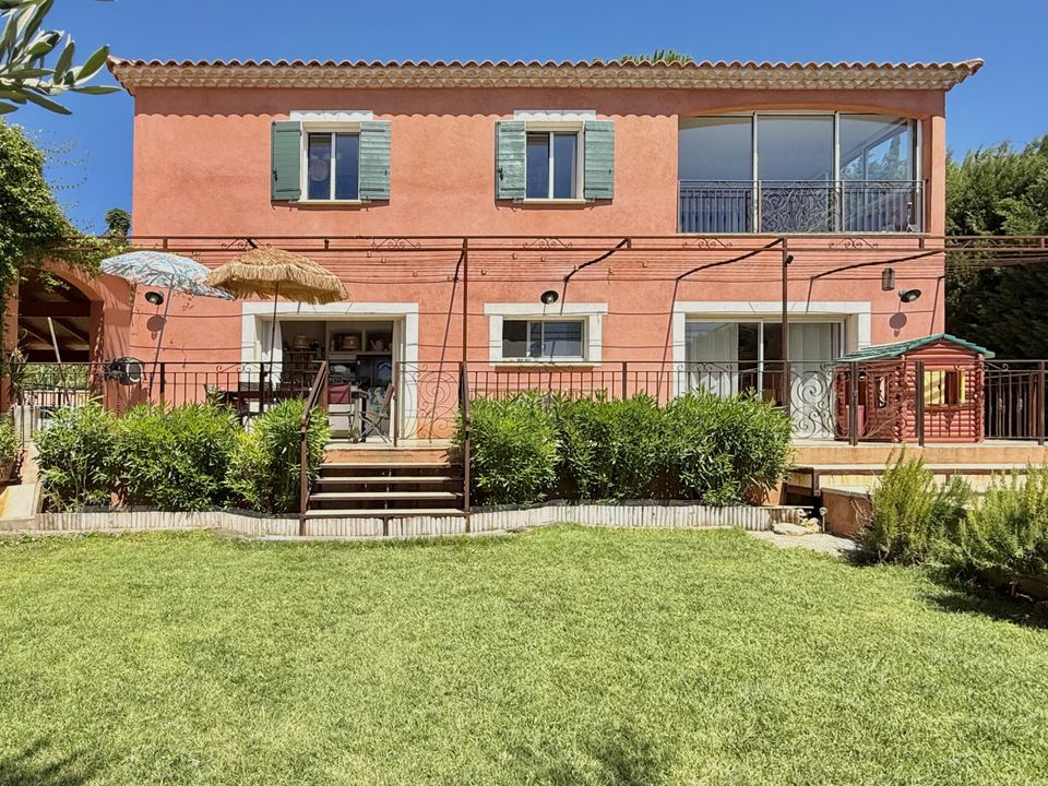 Villa i L'Isle-sur-la-Sorgue, Vaucluse - foto 1