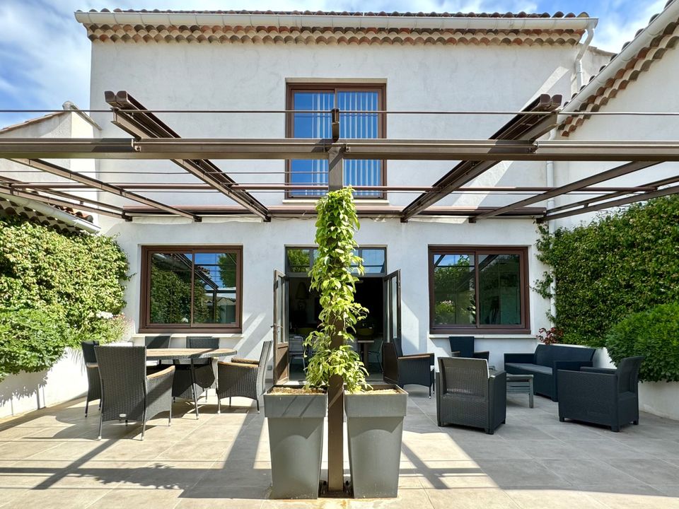 Villa i L'Isle-sur-la-Sorgue, Vaucluse - foto 2