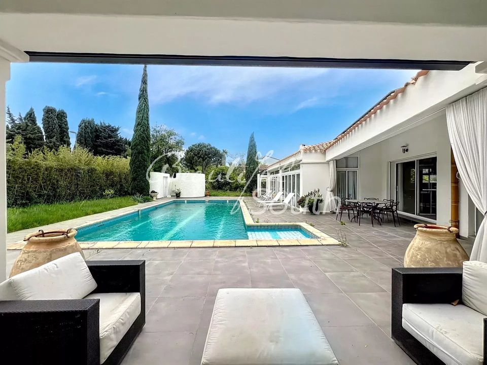 Villa a Perpignan, Pyrenees-Orientales - foto 1