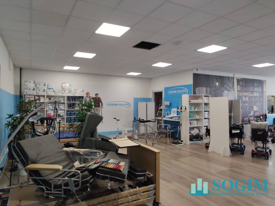 L'establiment comercial a Liscate, Milan - foto 2