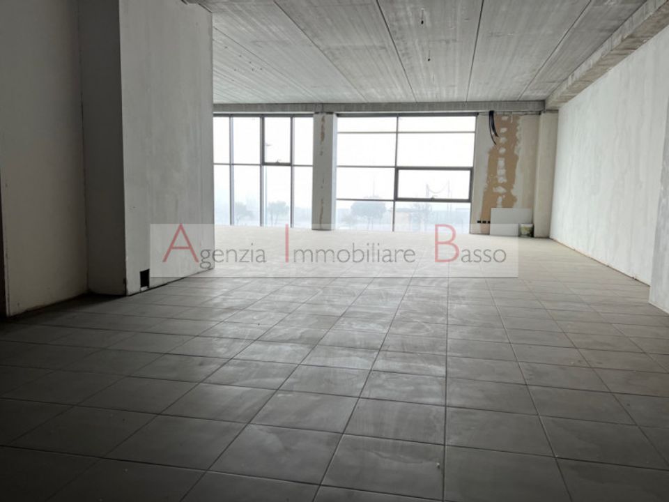 L'establiment comercial a Loreggia, Padua - foto 3