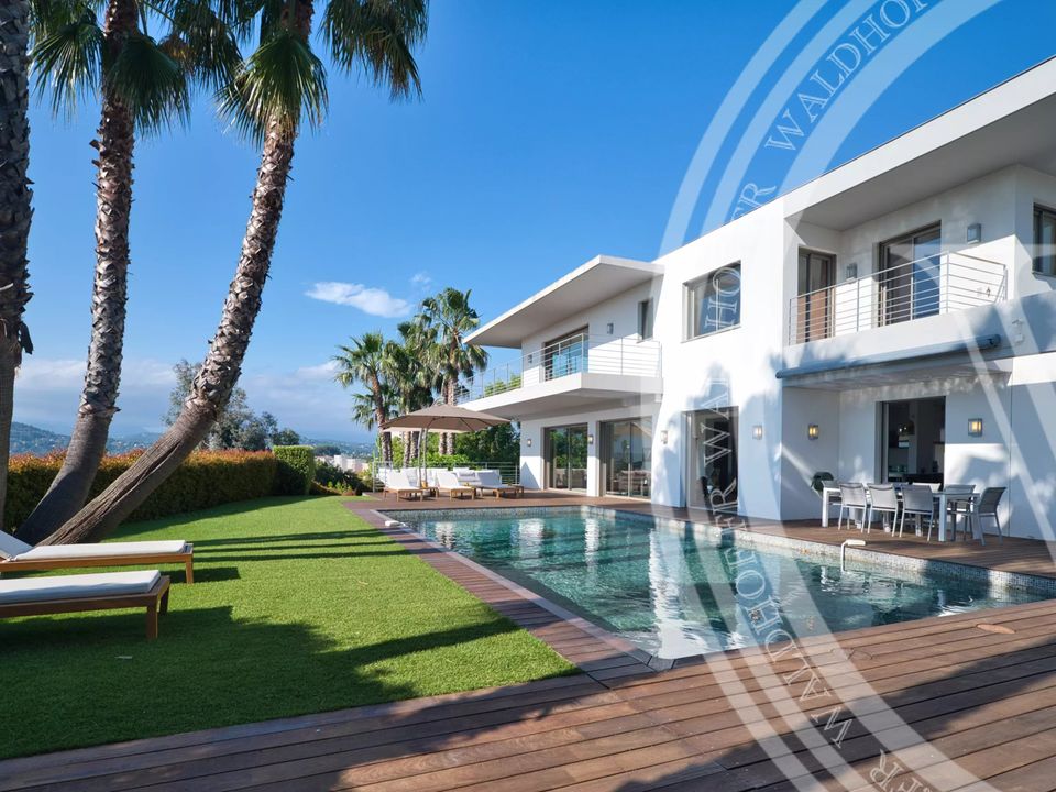 Villa in Cannes, Alpes-Maritimes - photo 1