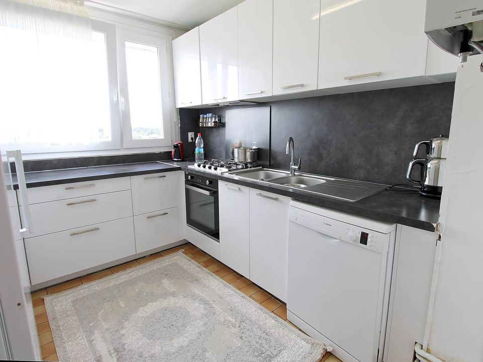 Lejlighed i Saint-Étienne-du-Rouvray, Seine-Maritime - foto 1