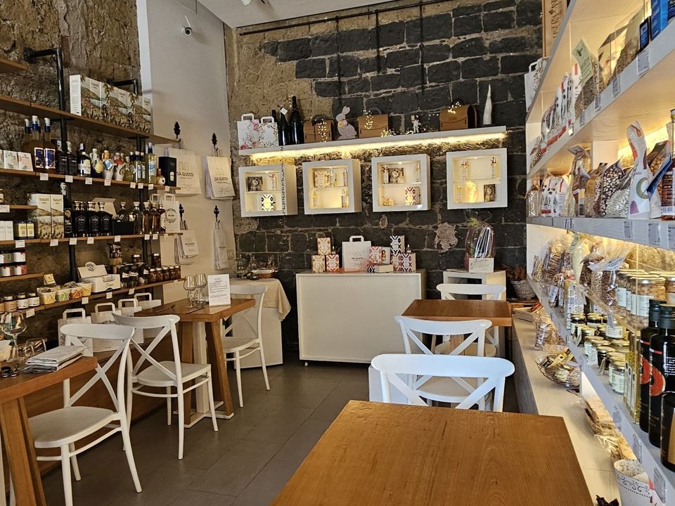 L'establiment comercial a Salerno, Salerno - foto 2