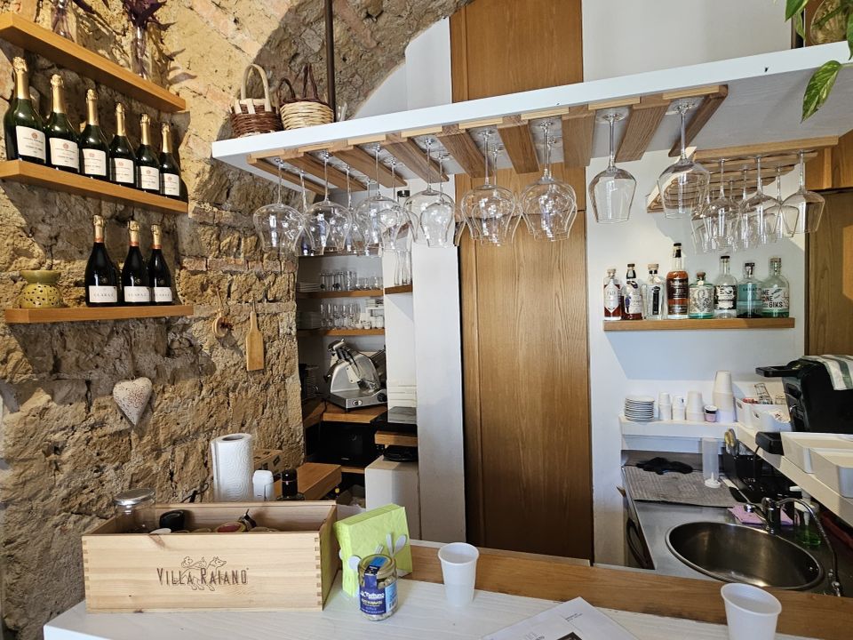 L'establiment comercial a Salerno, Salerno - foto 4