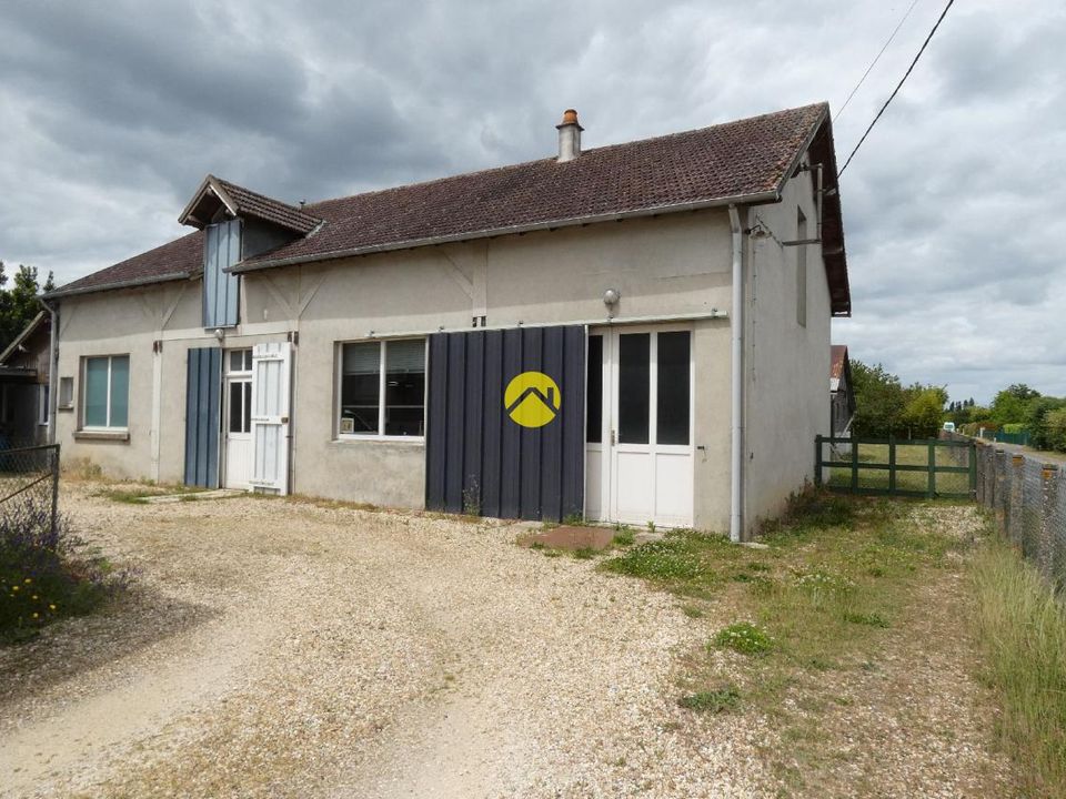 Erhvervsejendom i Aubigny-sur-Nère, Cher - foto 1
