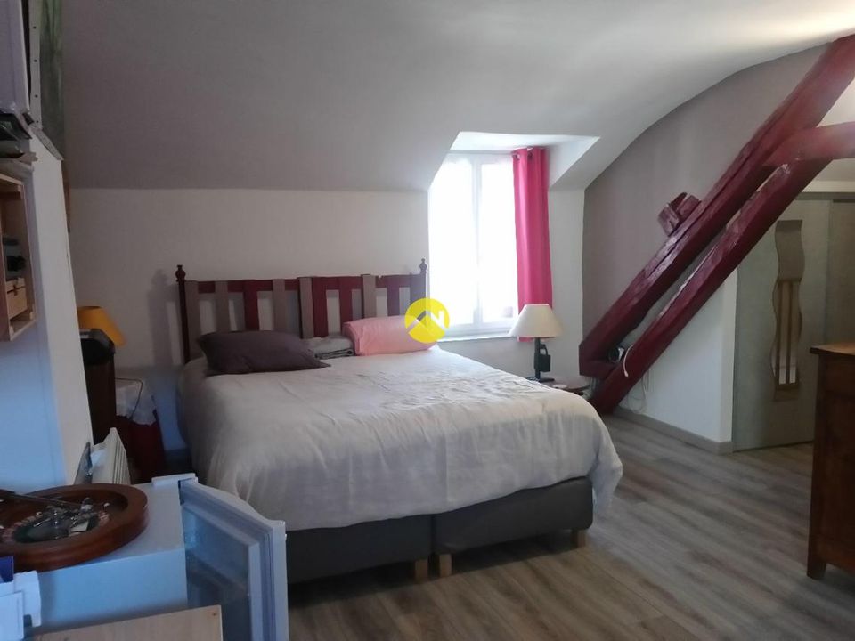Villa en Saint-Amand-Montrond, Cher - foto 3