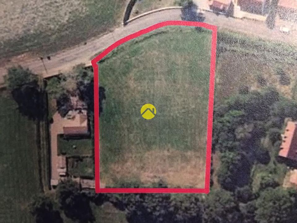 Helårsgrund i Lurcy-Levis, Allier - foto 1