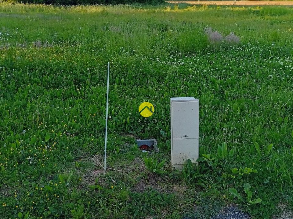 Helårsgrund i Villebougis, Yonne - foto 1