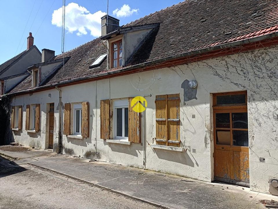 Villa in Cosne-d'Allier, Allier - photo 1