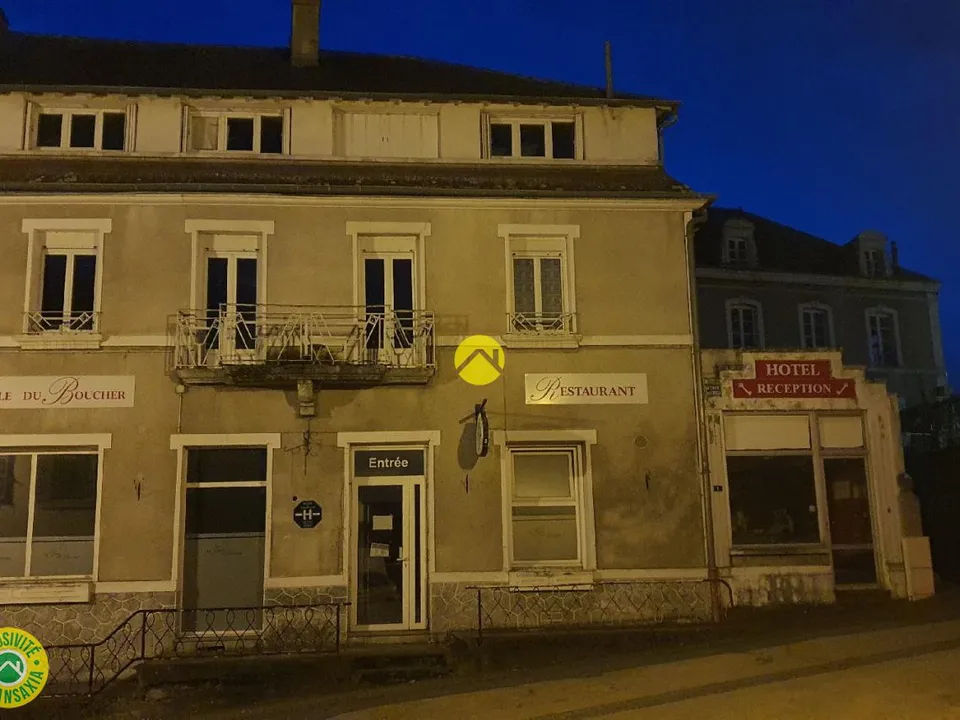 Erhvervsejendom i Auzances, Creuse - foto 1