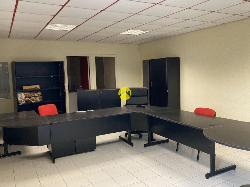 Erhvervsejendom i Avord, Cher - foto 1