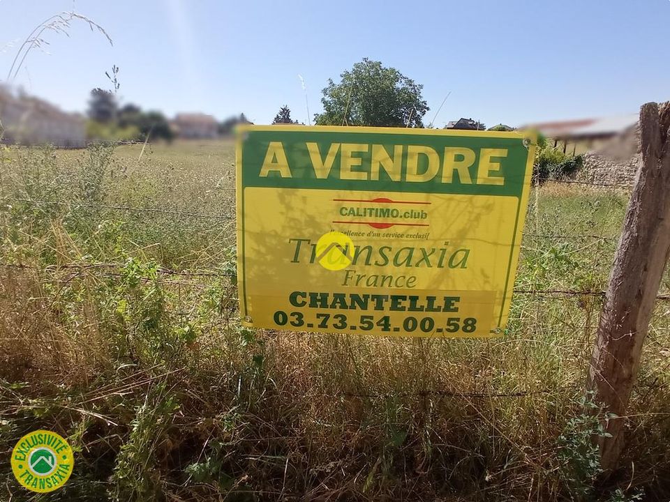 Helårsgrund i Bègues, Allier - foto 1