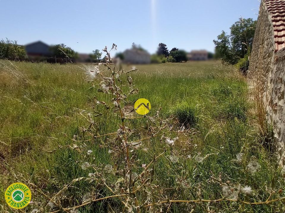 Helårsgrund i Bègues, Allier - foto 2