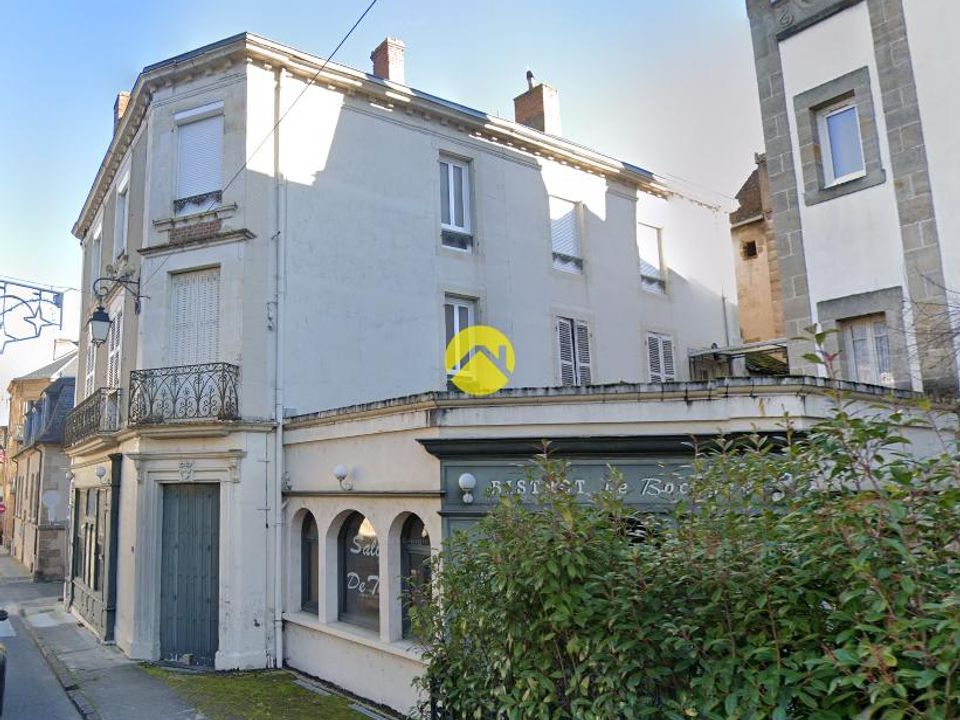 Erhvervsejendom i Bourbon-l'Archambault, Allier - foto 1